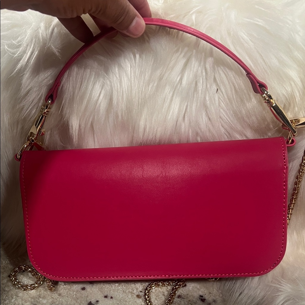 Valentino Garavani Pink VLogo Chain Shoulder Clutch - Picture 3 of 9